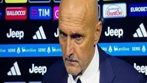 C罗荣膺最佳球员称号，社交平台共庆球队胜利，共期未来辉煌再续！